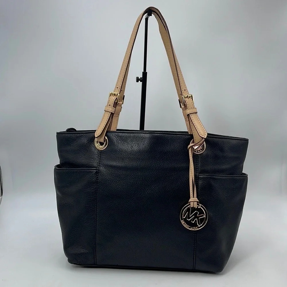 MICHAEL KORS Jet Set Top Zip Black Leather Bag